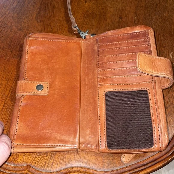 Vilenca Holland Leather Weaved Brown Wristlet 1 Spot on Front No Other Callouts - Picture 4 of 13